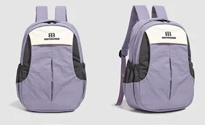 Vues de face et de côté du sac à dos en nylon violet bicolore avec larges bretelles