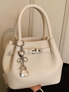 Women Urban Minimalist PU Leather Bucket Bag Litchi Pattern Handbag Pendant Stitching Detail Shoulder Crossbody Bag