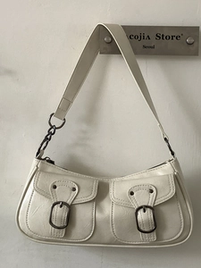 Borsa a tracolla Y2K minimalista bianco crema con trama retrò e fibbie in metallo