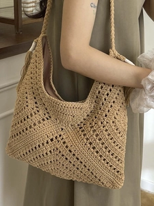 Handgefertigte Häkeltasche in Khaki mit Quasten und Hohlstrickmuster für Damen