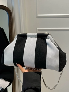 Borsa a Tracolla da Donna a Righe in Tela a Forma di Nuvola Pieghettata di Moda Con Tracolla a Catena in Metallo Argento