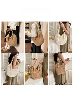 Détail du sac cabas tissé à la main montrant les motifs au crochet et les glands