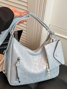 Sac fourre-tout rétro en cuir souple bleu clair de grande capacité avec pochette