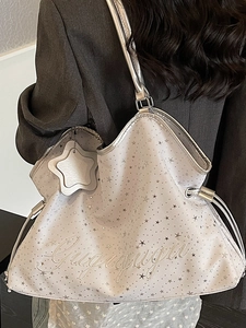 Sac fourre-tout argenté à imprimé étoiles Y2K avec broderie et pendentif étoile