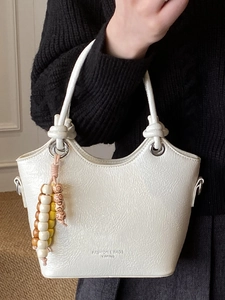 Sac seau blanc rétro avec poignée nouée et pendentif en perles de bois pour femmes