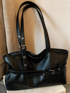 Women Retro PU Leather Underarm Bag Large Capacity Minimalist Shoulder Tote Bag With Metal Buckle Decorative Commute Casual Handbag