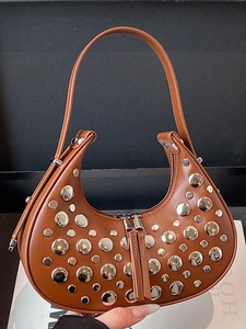 Borsa Sottobraccio con Borchie da Donna Moda Mezzaluna Hobo Tracolla in Pelle PU Punk Casual Borsa a Mano con Borchie Argentate