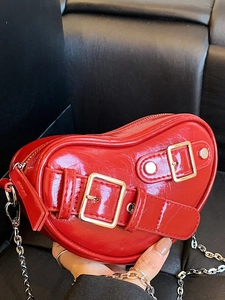 Sac à Épaule en Forme de Coeur pour Femmes Cuir PU Brillant Chaîne Sac à Bandoulière Avec Boucle en Métal Style Punk Y2K