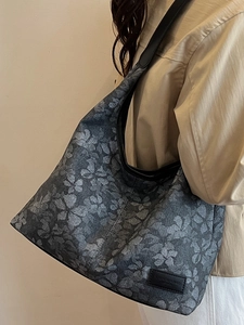 Large capacity canvas tote bag with vintage floral print and black leather straps