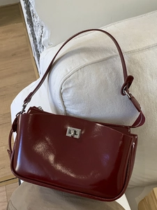 Women Elegant PU Baguette Bag Minimalist Underarm Shoulder Bag with Silver Lock Solid Color Daily Commuting Fashion Handbag