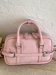 Sac à main bowling rose rétro avec boucles argentées et bandoulière réglable pour femme