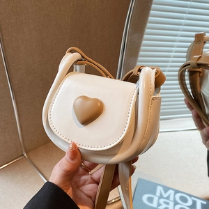 Mini heart flap crossbody bag in cream and brown contrast faux leather for girls
