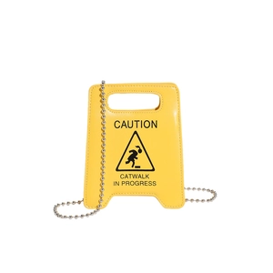 Sac bandoulière créatif jaune en forme de panneau de signalisation avec chaîne à billes