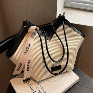 Women Pleated PU Leather Tote Bag Large Capacity Minimalist Shoulder Bag With Letter Ribbon Charm V Opening Commuter Handbag