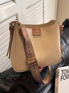 Beige Retro-Tragetasche mit buntem Ethno-Schultergurt und braunem Randstreifen-Design