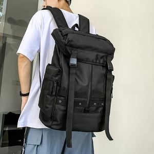 Zaino sportivo nero di grande capacità con chiusura a coulisse in nylon impermeabile