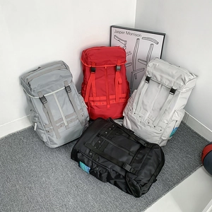 Zaini impermeabili con coulisse in quattro colori per viaggi all'aperto e attività sportive