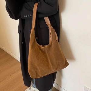 Retro large capacity dark brown suede tote bag with leather straps for women commuting