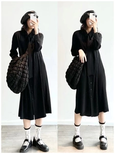 Detail view of black pleated dumpling shoulder bag with large capacity down cotton material