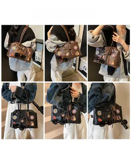 Vues détaillées des sacs cabas vintage Maillard avec patchs en noir et marron café