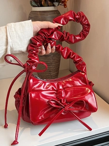 Sac à main chic en cuir verni rouge avec nœud et poignée plissée pour femmes