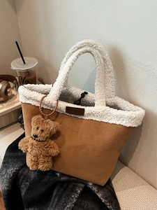 Damen Wildleder Plüsch Nähte Beuteltasche Warm Lammwolle Trim Handtasche Mit Teddybär Anhänger Lässig Winter Tote Bag