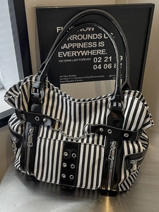 Punk Gothic Canvas Tote Bag For Women Large Capacity Check Stripe Pattern Grunge Shoulder Bag With Metal Chain Rivets Multi Pocket