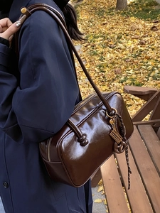 Sac à main Boston rétro en cuir ciré marron foncé pour femmes avec doubles bretelles