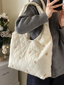 Minimalist beige quilted tote bag with brown bear embroidery and large capacity