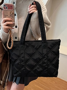 Borsa tote nera trapuntata in stile giapponese con motivo a rombi e grande capacità