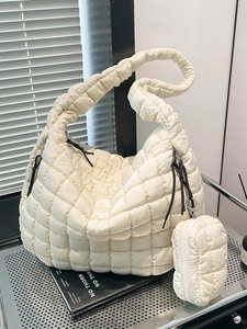 Women Quilted Cloud Shoulder Bag Large Capacity Puffy Polyester Crossbody Bag With Mini Pouch Urban Minimalist Hobo Bag
