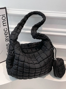 Fashionable black quilted cloud hobo bag with large capacity and matching round coin purse