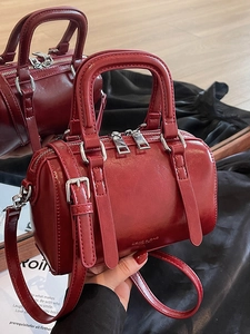 Sac Boston à la Mode en Cuir PU Brillant pour Femme Minimaliste Petit Sac Bandoulière Cylindrique avec Bandoulière Sac à Main Rétro