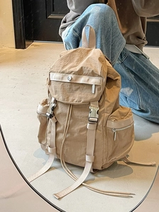 Sac à dos imperméable en nylon kaki de grande capacité avec rabat à boucle pour les voyages