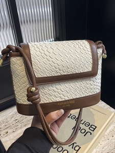 Sac Bandoulière Tissé en Cuir PU pour Femmes Petit Sac à Épaule Minimaliste à Rabat pour Usage Quotidien