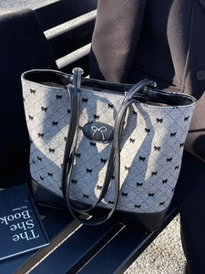 Sac à dos seau à nœud papillon contrasté avec motif en losange et grande capacité