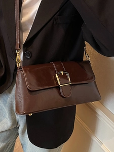 Sac baguette rétro français en cuir marron foncé avec boucle dorée pour femmes