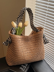 Sac fourre-tout en paille tissée 2025 avec anses rayées noir et blanc pour les vacances