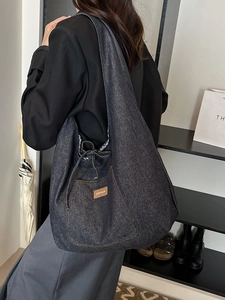 Grand sac cabas en denim avec doublure à carreaux et étiquette cuir pour étudiantes