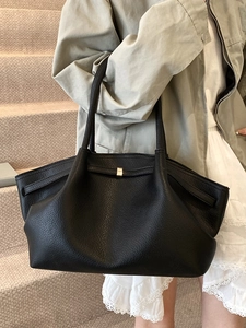Vintage black lychee leather tote bag with pleated design and spacious shoulder strap