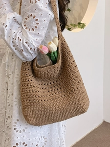 Grande borsa tote intrecciata con design a maglia traforata e spallacci per le donne