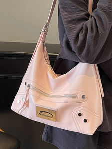 Sac à bandoulière rose style motard avec rivets argentés pour femmes