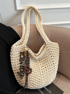 Grand Sac Tissé à la Main pour Femme Sac à Épaule Minimaliste en Crochet Artistique Sac à Main Vacances Plage Avec Pendentif