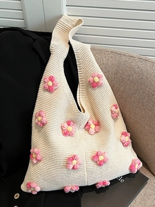 Sac fourre-tout en maille beige avec fleurs au crochet 3D faites à la main et anse