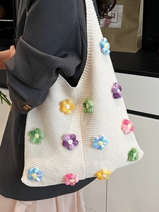 Sac cabas en tricot blanc cassé avec fleurs 3D colorées pour un style estival décontracté