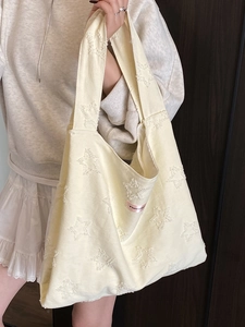 Minimalist beige star tote bag with 3D plush texture and large capacity for women