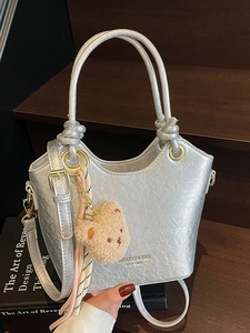 Sac Seau en Cuir PU pour Femmes Minimaliste Métallisé Argent Rose Blanc Cassé Noir Sac Bandoulière Sac de Banlieue