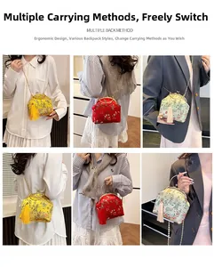 Détails des différentes manières de porter ce sac brodé chinois avec bandoulière chaîne