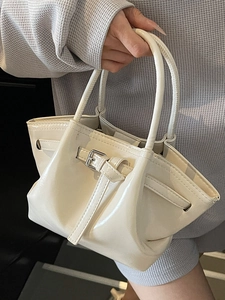 Elegante Handtasche aus cremefarbenem Öl-Wachs-Leder mit Silber-Schnalle für Damen