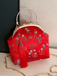 Sac à main élégant en satin rouge avec broderie chinoise, cadre doré et gland